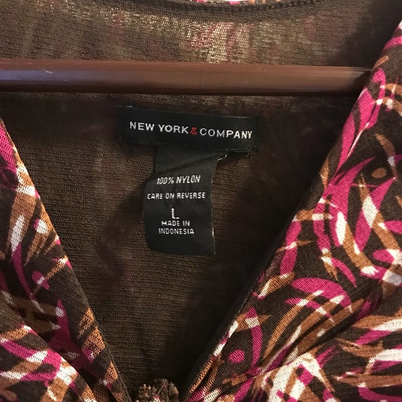3/$15 New York and co mesh tank top brown and pink - Picture 2 of 2